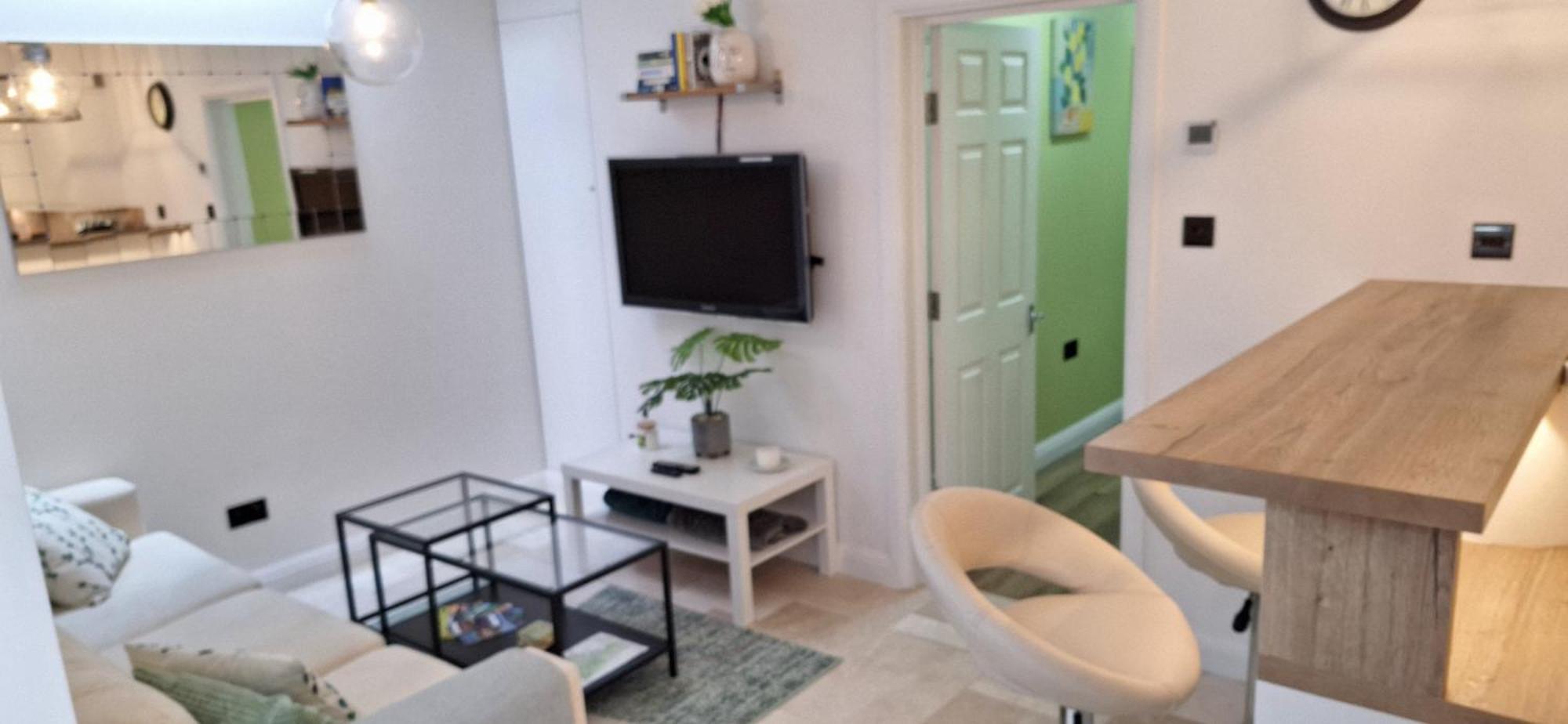 New 3 Bedrooms Flat In Ashford Near Heathrow 外观 照片